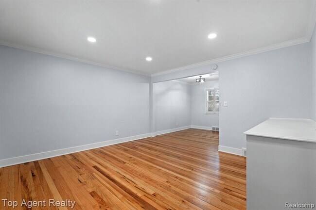 Building Photo - 1724 Graefield Rd