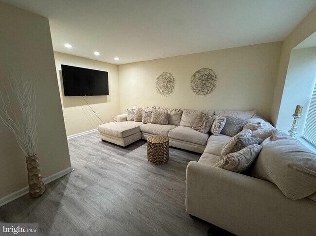 Foto del edificio - 4840 Green Ash Ln