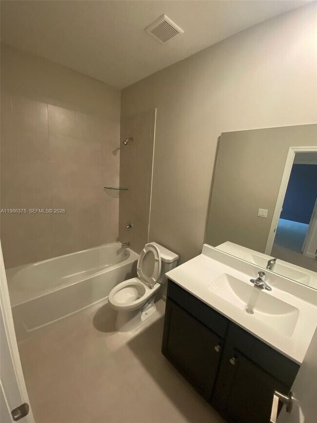 Foto del edificio - 20773 NE 5th Ct
