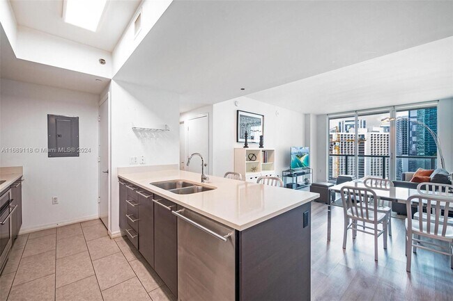 Foto del edificio - 500 Brickell Ave