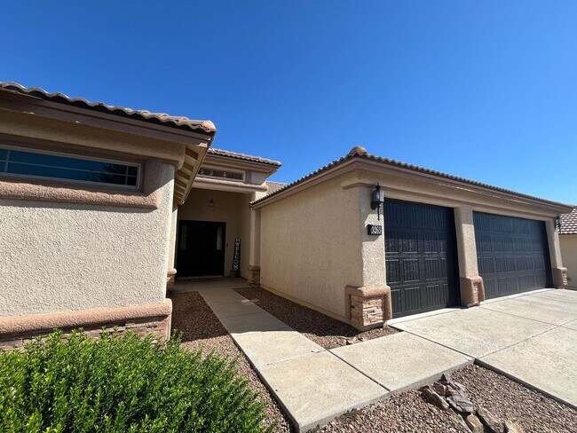 Foto del edificio - 3263 Redleaf  3 bedroom home with 3 car garage