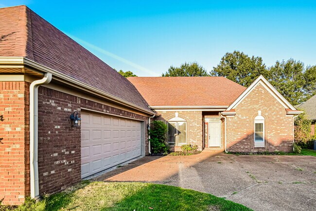 Foto del edificio - 7182 Golden Oaks Loop E