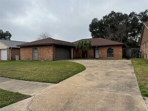 Building Photo - 11415 Loyola Dr