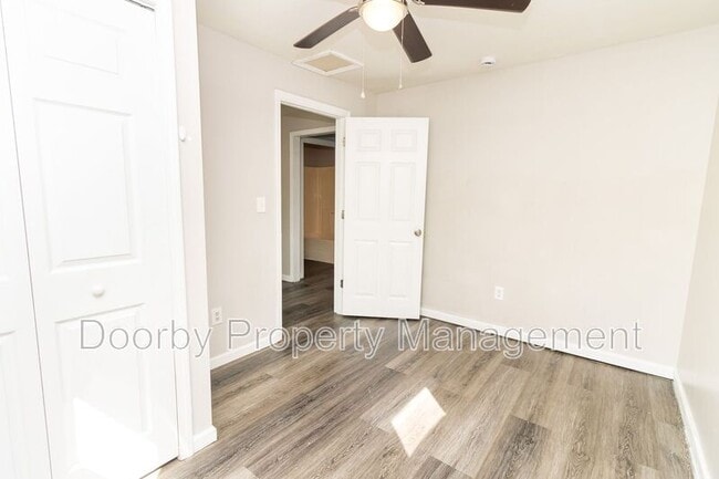 Building Photo - 207 Napier St