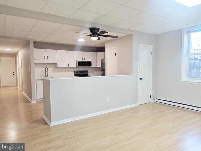 Foto del edificio - 110 N Main St