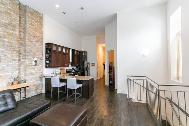 Foto del edificio - 1359 N Noble St