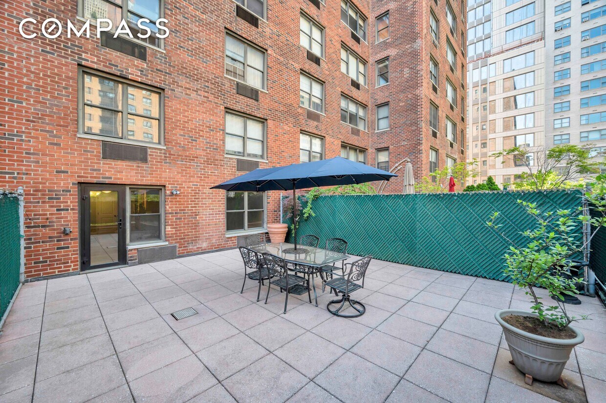 301 E 62nd St Unit 2A, New York, NY 10065 Room for Rent in New York, NY