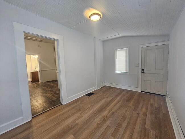 Foto del edificio - 658 E 3rd Ave