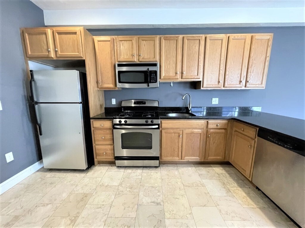 62 Pleasant St Unit 11, Malden, MA 02148 Room for Rent in Malden, MA