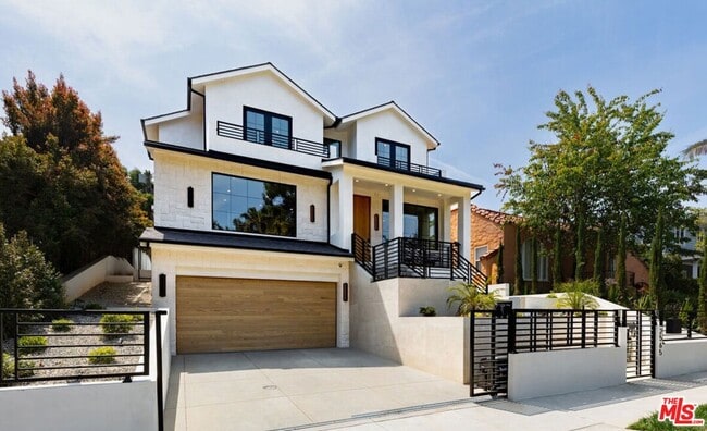 Building Photo - 2565 Patricia Ave