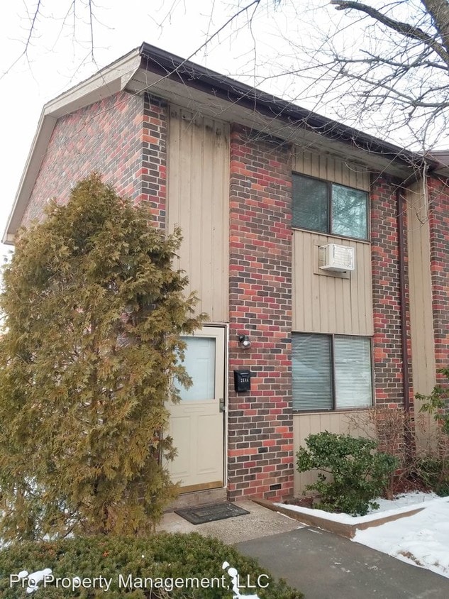 218 Oakville Ave Unit A, Waterbury, CT 06708 Apartment for Rent in