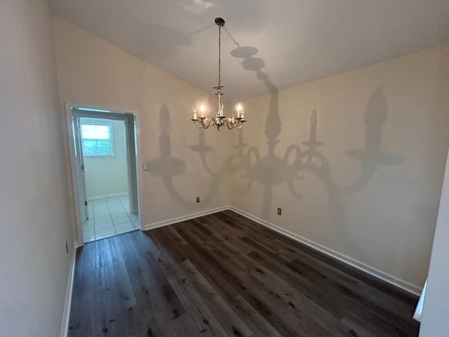 Foto del edificio - 1201 Formby Ct