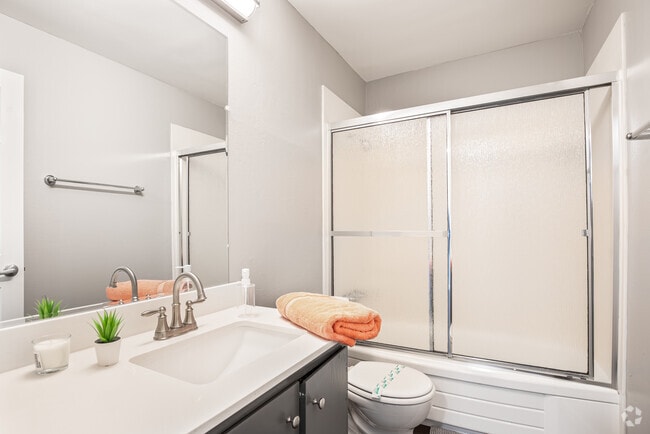 2BR, 1BA - 850SF - University Park