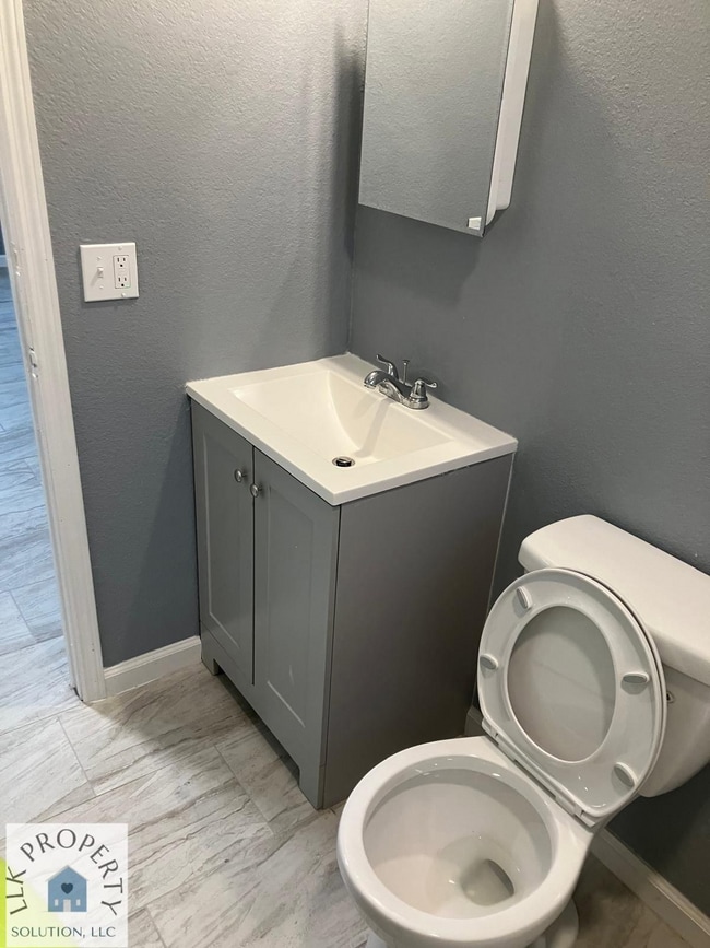 Foto del edificio - 423 N Cocoanut Rd