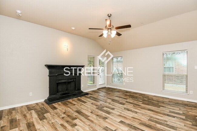 Foto del edificio - Charming 4 Bedroom in Saginaw!
