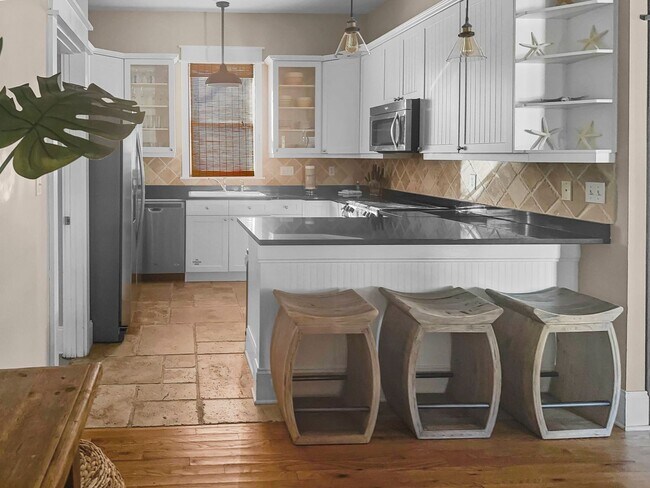 Foto del edificio - 50% off first months rent.  Open 3 bedroom...