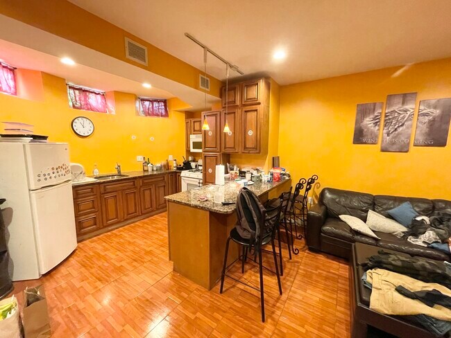 Building Photo - 50 Saint Germain St