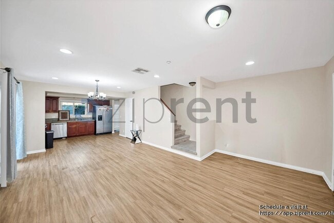 Foto del edificio - 443 Monrovista Ave