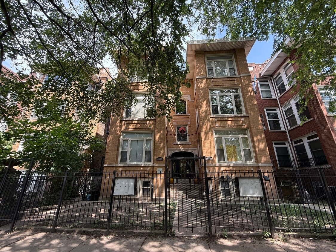 Primary Photo - 4823 N Sawyer Ave