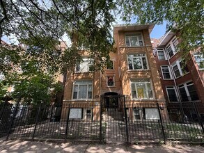 Building Photo - 4823 N Sawyer Ave