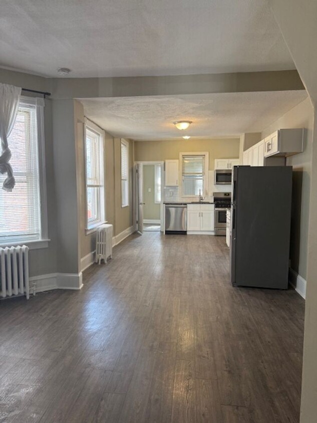 Foto principal - Bright and Spacious 3-Bedroom Home in West...