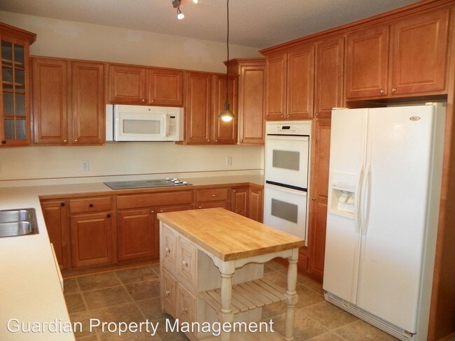 Building Photo - 6432 Clearwater Creek Dr