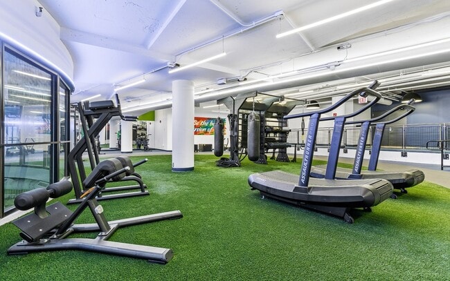 Building Photo - 800 S Wells St