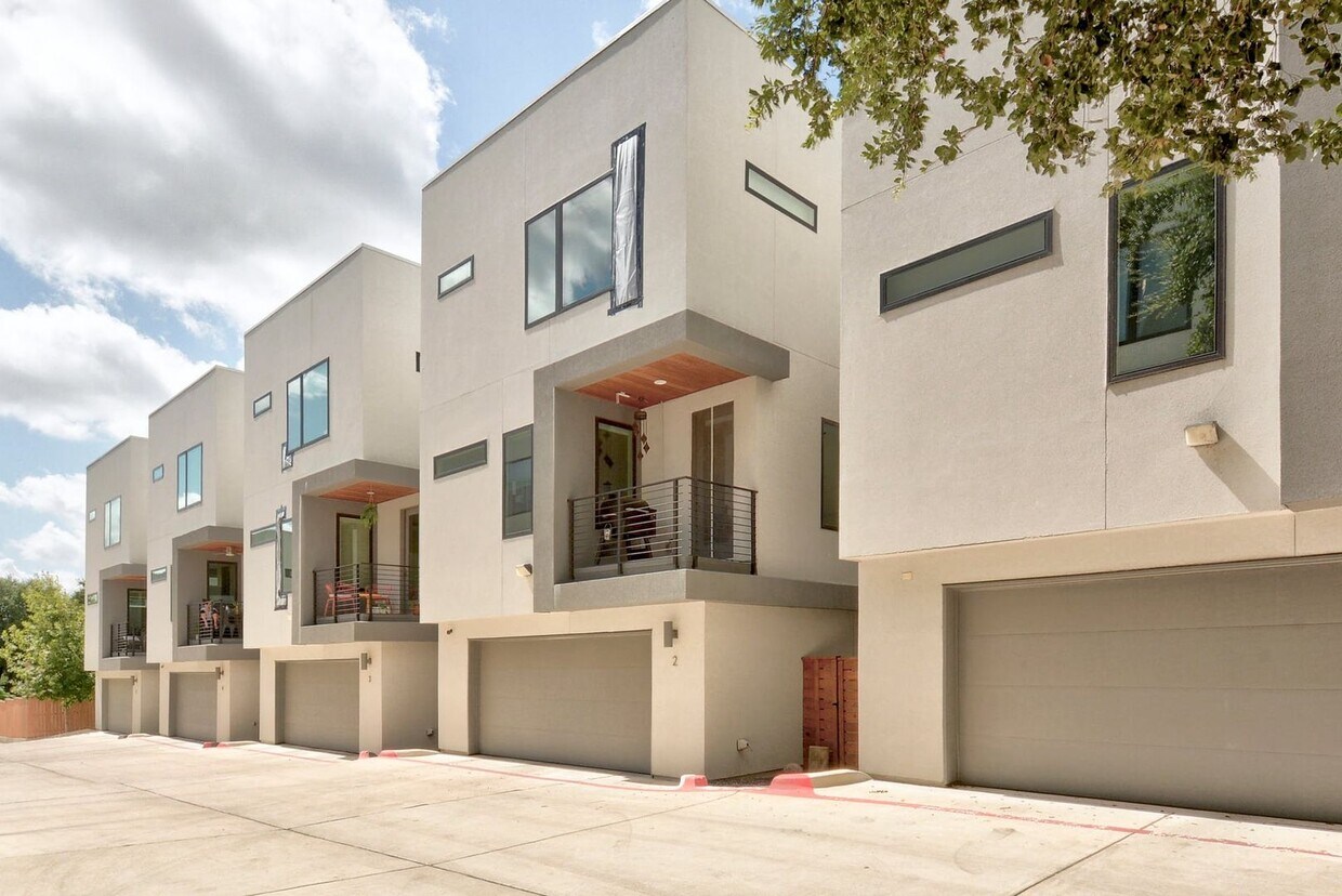 Foto principal - South Austin 3x3.5 Townhome @Bluebonnet Lane
