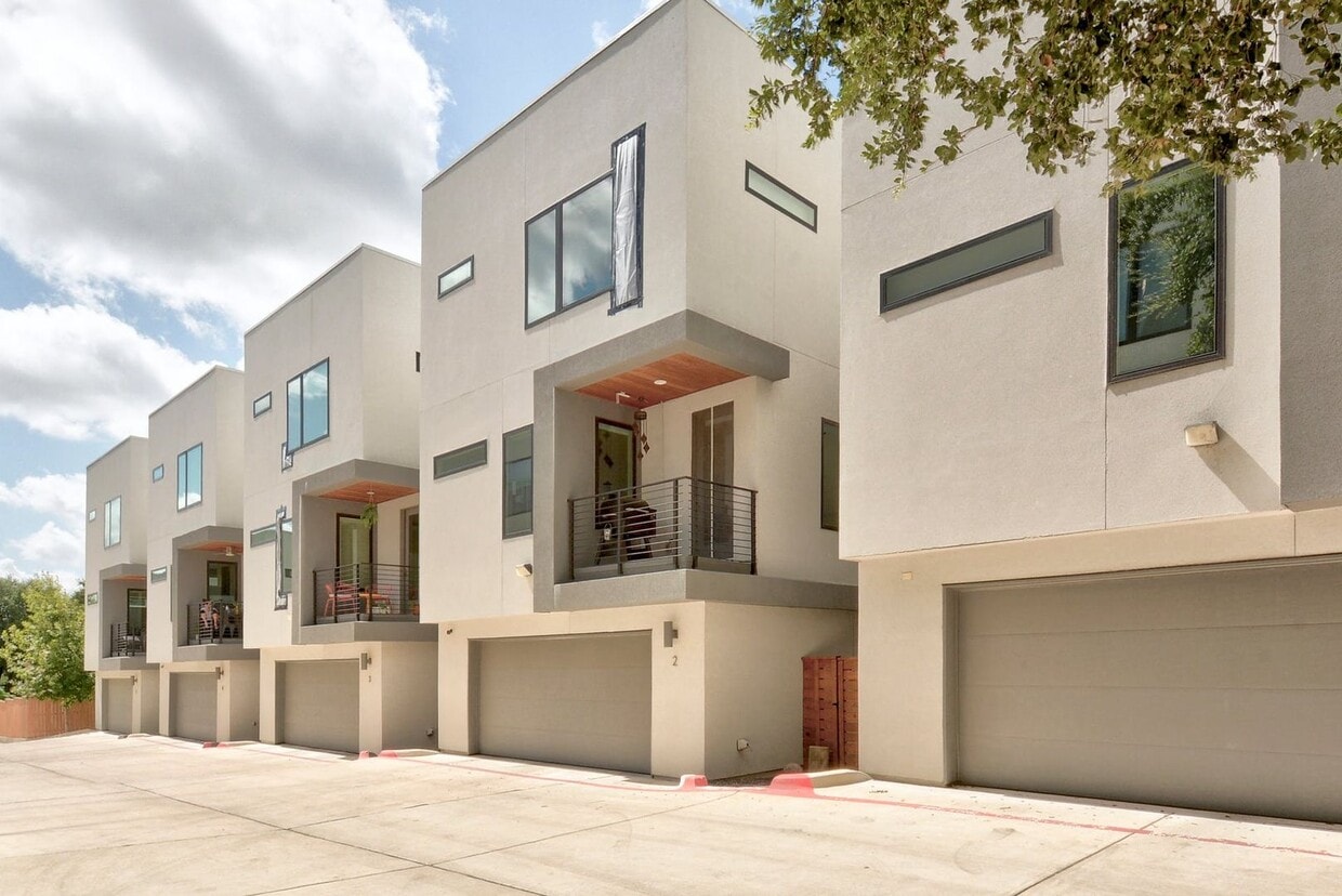 Primary Photo - South Austin 3x3.5 Townhome @Bluebonnet Lane