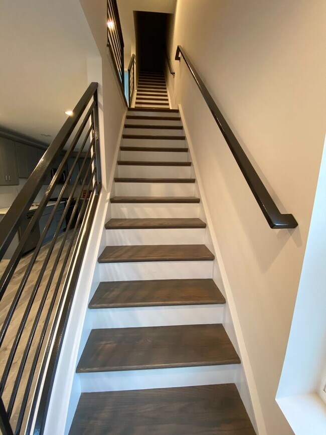 Building Photo - Remodeled Home - Fishtown