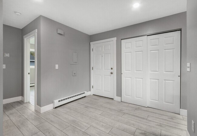 Building Photo - 1220 Balfour Dr