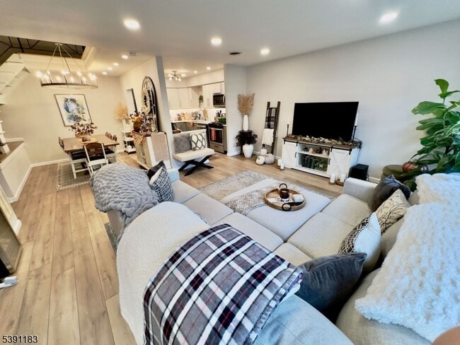Foto del edificio - 361 Claremont Ave