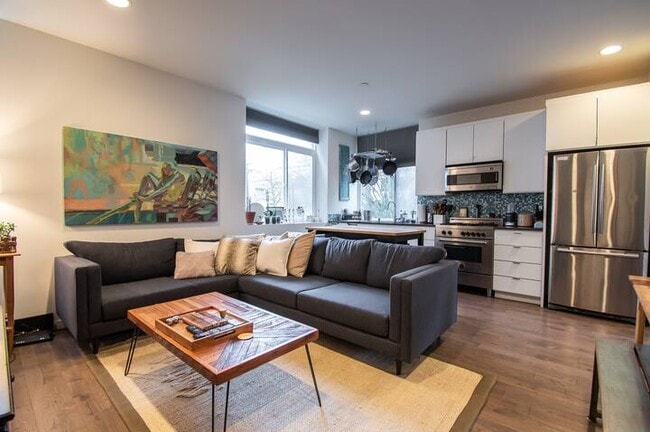 Building Photo - 463 14th Ave