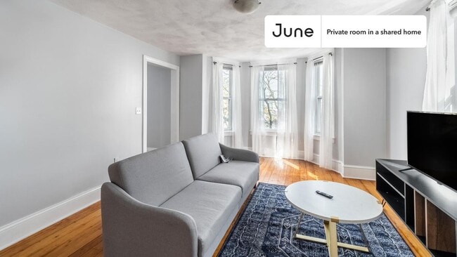Building Photo - Room in Shared 4 bed/1.5 bath home in Somerville
