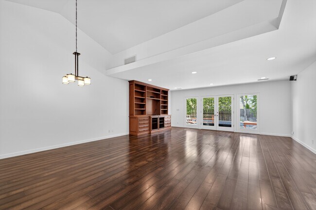 Foto del edificio - 13047 Dickens St