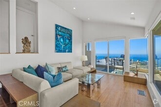 Building Photo - 1415 Skyline Dr