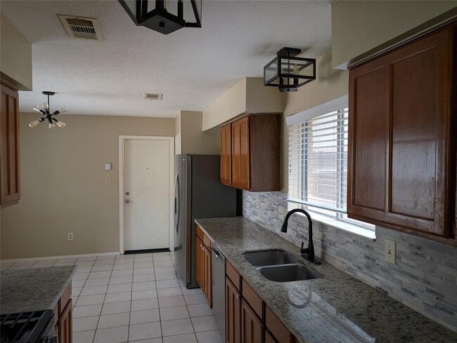 Foto del edificio - 7210 Thicket Trail Dr