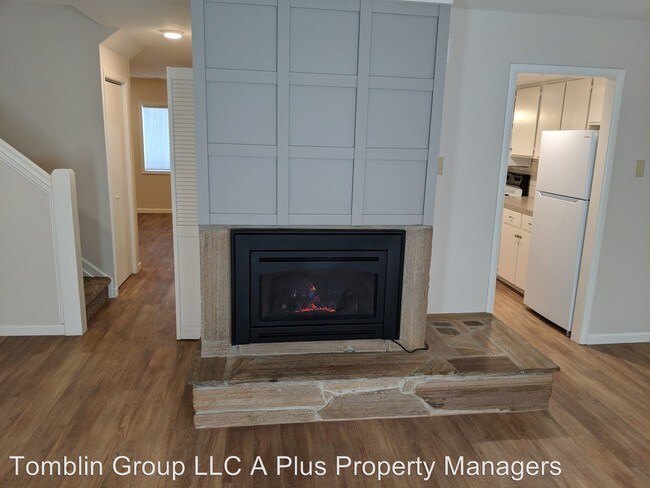 Building Photo - 2884 Fairway Dr