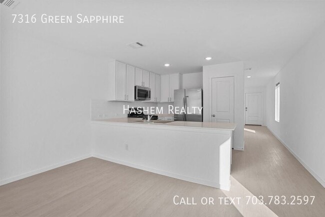 Building Photo - 7316 Green Sapphire