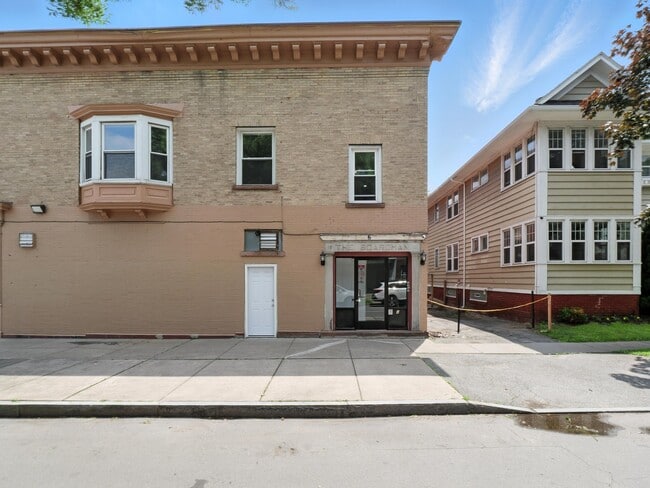 Building Photo - 6 Boardman St