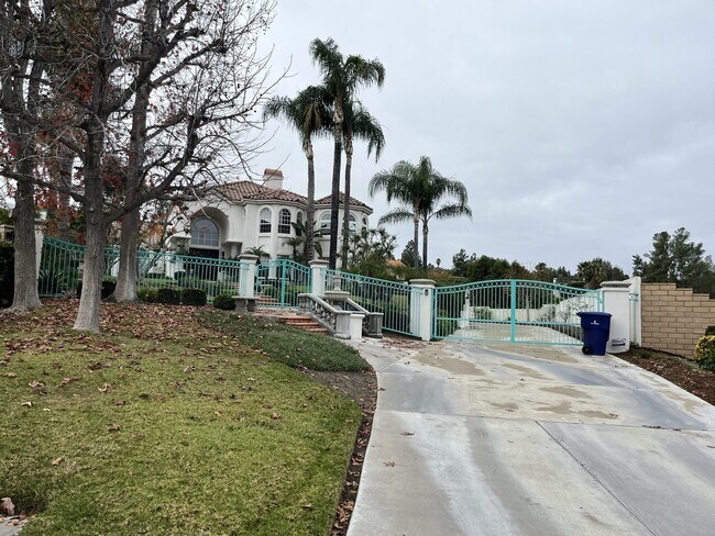 Foto del edificio - 2241 Ravencrest Ct Riverside