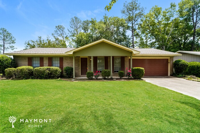 Primary Photo - Gorgeous Home with Large Backyard