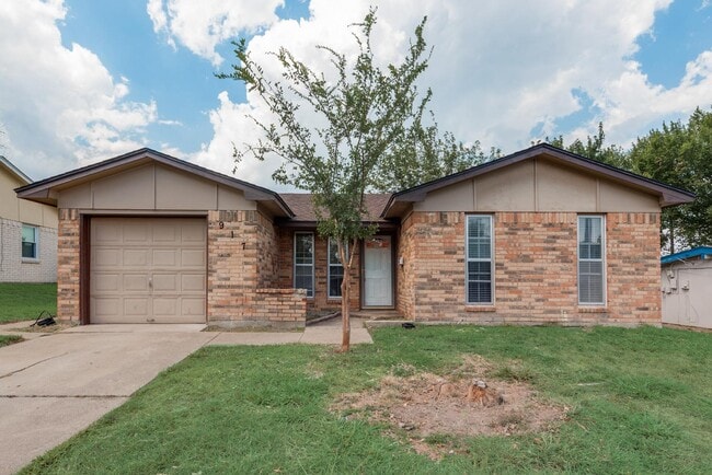 Photo - 917 Piedmont Dr House