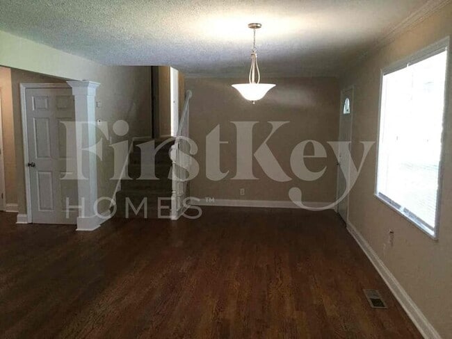 Building Photo - 1520 Cedars Road
