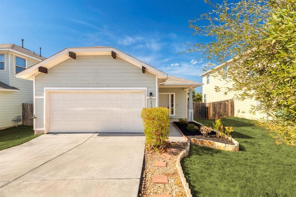 Foto principal - 253 Eagle Brook Ln