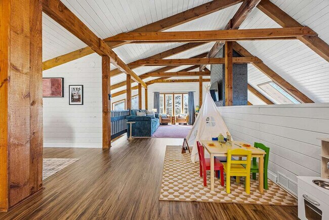 Foto del edificio - 140 Camby Dr