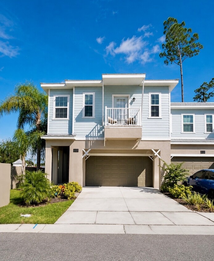 Longwood Townhouse - Longwood Townhouse