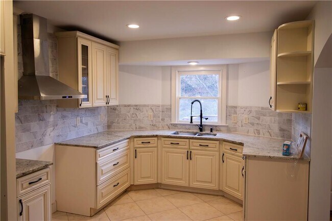 Foto del edificio - 1292 Monfort Rd