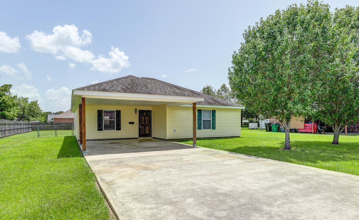 Primary Photo - 314 East Dr