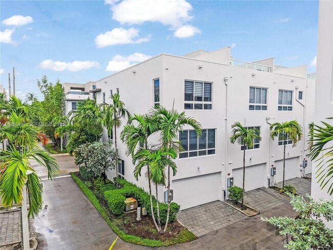 Foto del edificio - 6611 NW 105th Pl